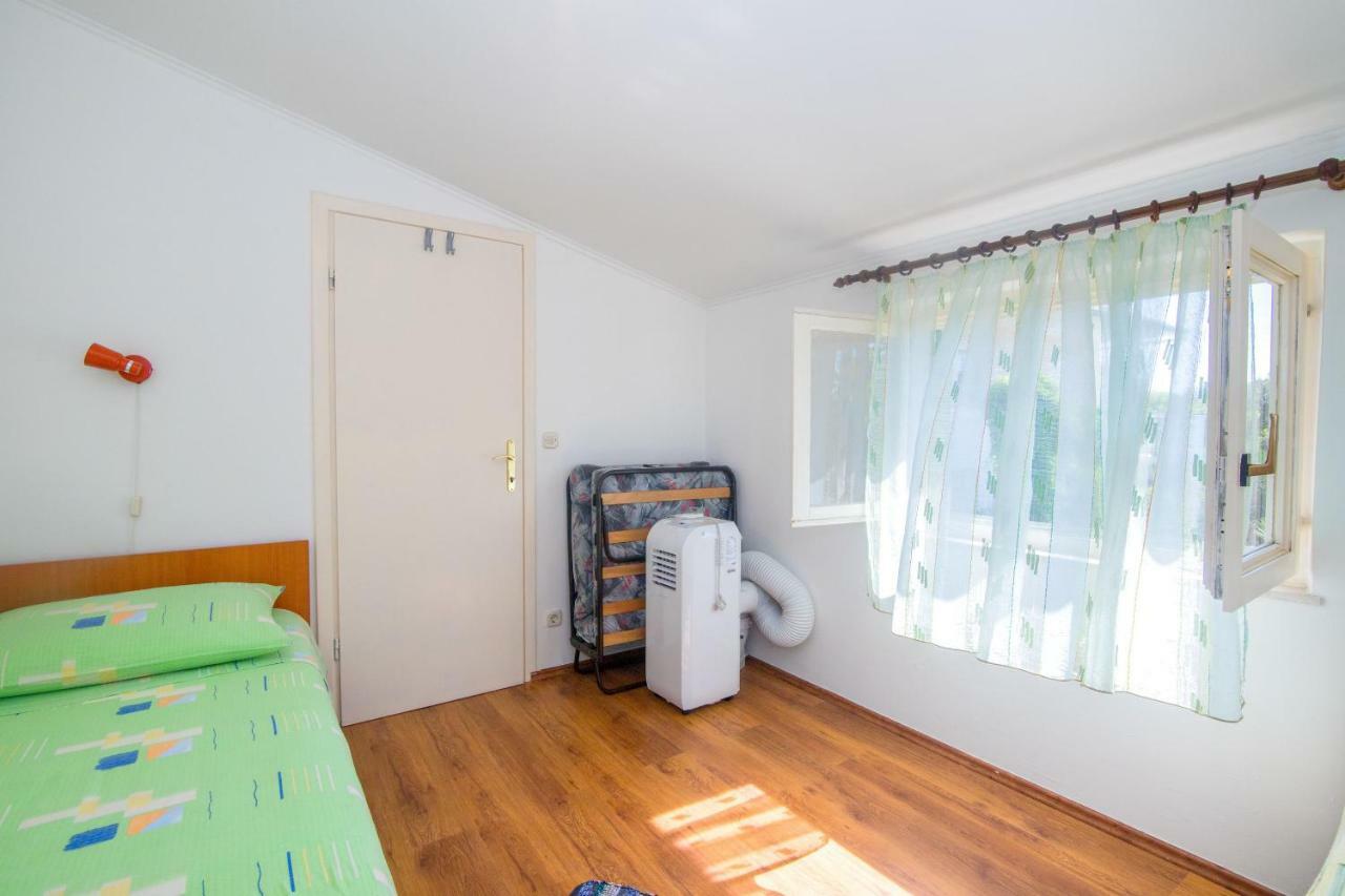 Apartment Josipa Vinisce Exterior photo